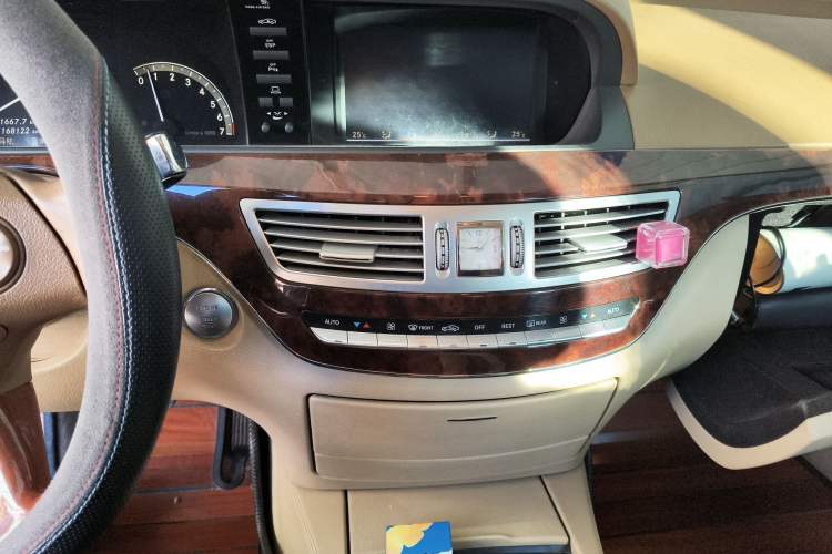 Used Mercedes-Benz S-Class 2008 S 350 L Luxury Model Audio And AC Panel