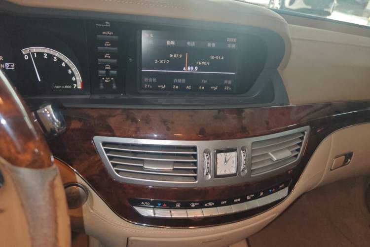 Used Mercedes-Benz S-Class 2008 S 500 L Audio And AC Panel