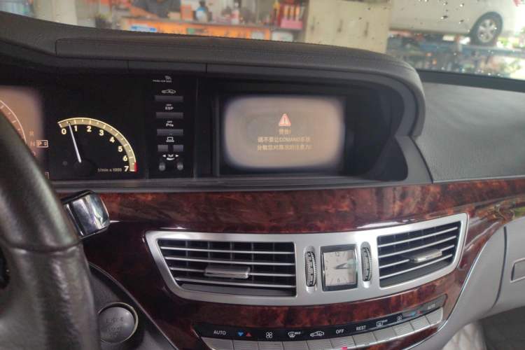 Used Mercedes-Benz S-Class 2008 S 300 L Luxury Model Audio And AC Panel