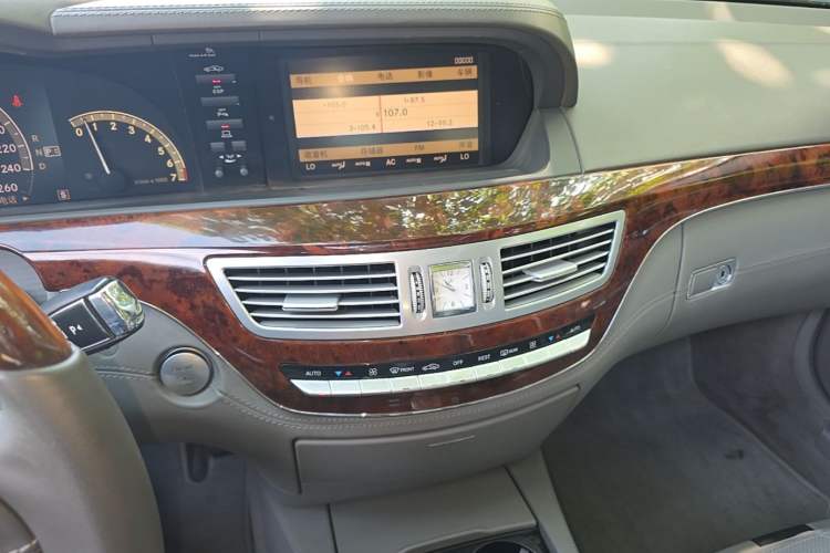 Used Mercedes-Benz S-Class 2008 S 500 L Audio And AC Panel