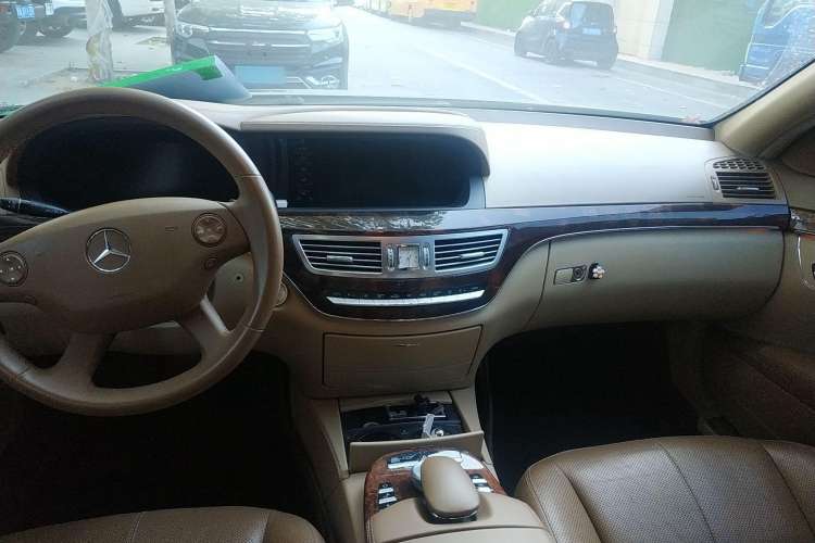 Used Mercedes-Benz S-Class 2008 S 350 L Dynamic Model Center Console