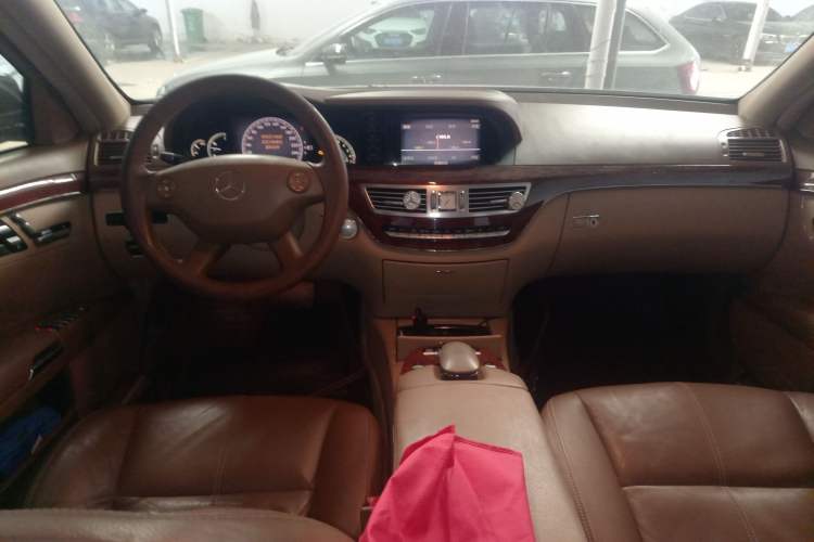 Used Mercedes-Benz S-Class 2008 S 300 L Business Model Center Console