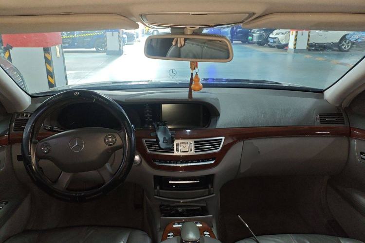 Used Mercedes-Benz S-Class 2008 S 300 L Executive Edition Center Console