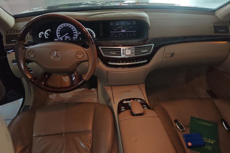 Used Mercedes-Benz S-Class 2008 S 500 L Center Console