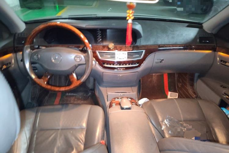 Used Mercedes-Benz S-Class 2008 S 350 L 4MATIC Center Console