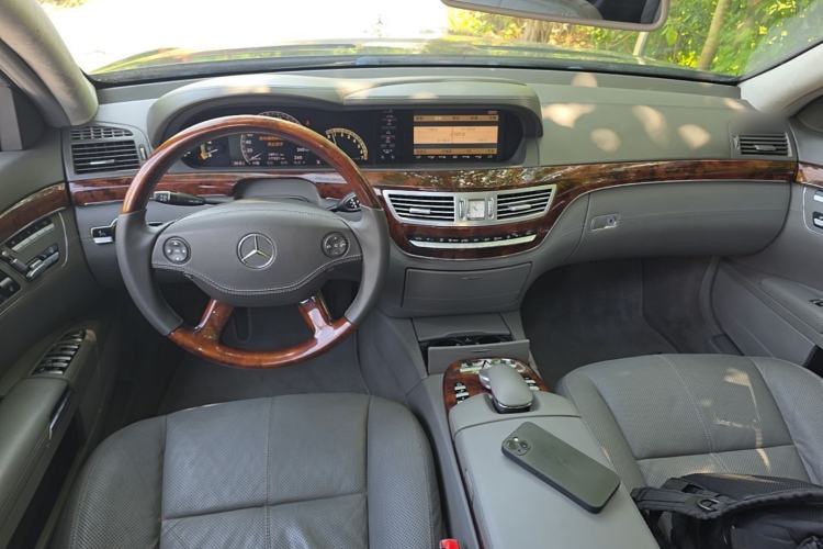 Used Mercedes-Benz S-Class 2008 S 500 L Center Console