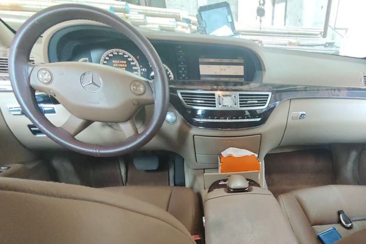 Used Mercedes-Benz S-Class 2008 S 350 L Dynamic Model Center Console