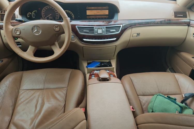 Used Mercedes-Benz S-Class 2008 S 350 L Luxury Model Center Console
