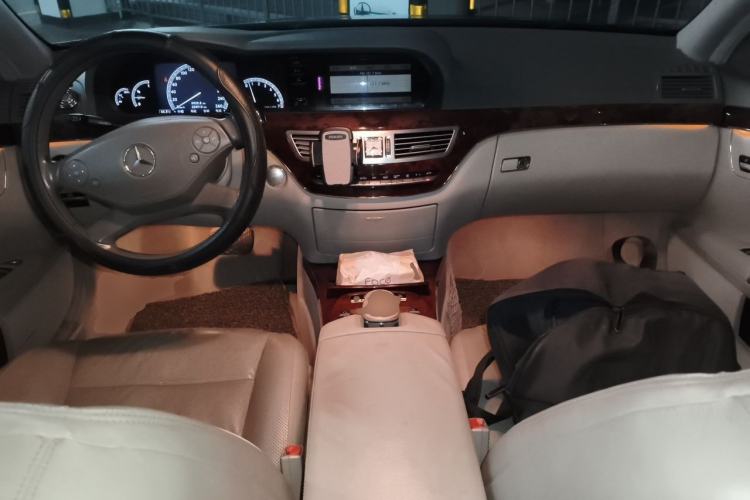Used Mercedes-Benz S-Class 2008 S 350 L Luxury Model Center Console