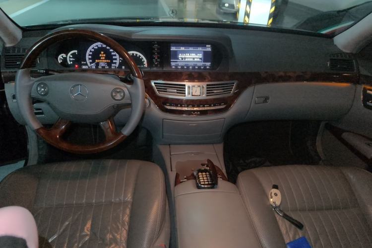 Used Mercedes-Benz S-Class 2008 S 600 L Center Console