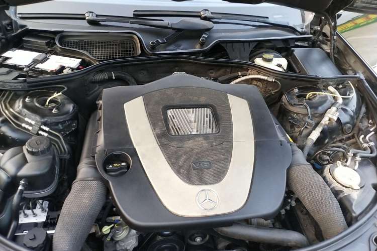 Used Mercedes-Benz S-Class 2008 S 300 L Business Model Engine Bay