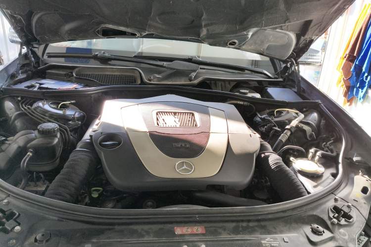 Used Mercedes-Benz S-Class 2008 S 350 L Luxury Model Engine Bay