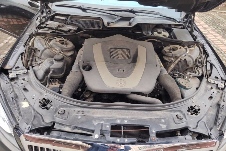 Used Mercedes-Benz S-Class 2008 S 350 L Luxury Model Engine Bay