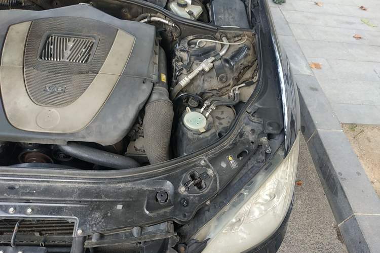 Used Mercedes-Benz S-Class 2008 S 350 L Dynamic Model Engine Bay Left