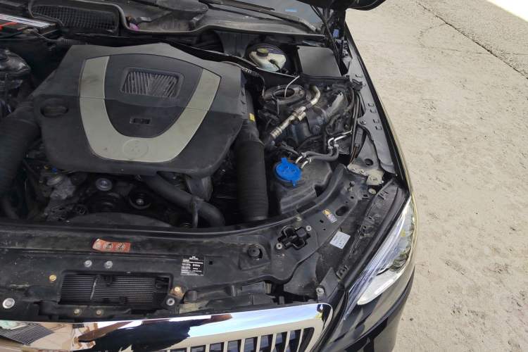 Used Mercedes-Benz S-Class 2008 S 350 L 4MATIC Engine Bay Left