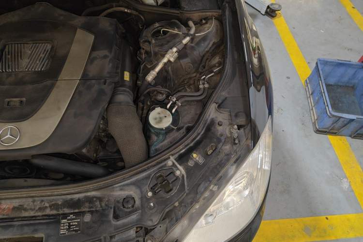 Used Mercedes-Benz S-Class 2008 S 350 L Dynamic Model Engine Bay Left