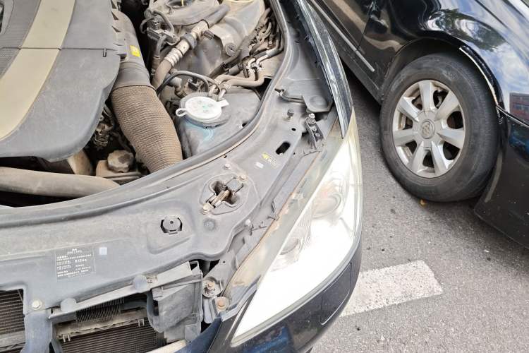 Used Mercedes-Benz S-Class 2008 S 350 L Luxury Model Engine Bay Left