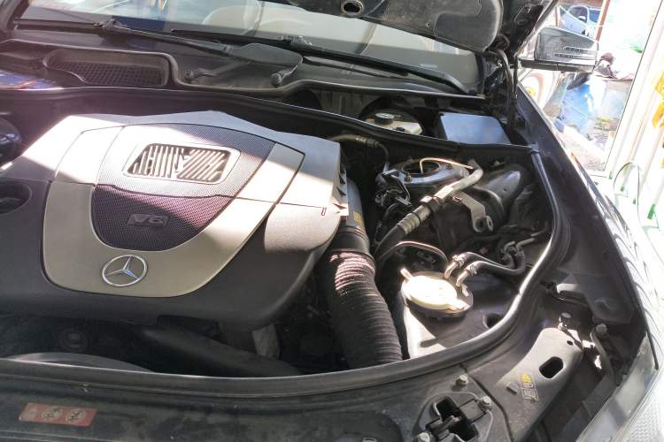 Used Mercedes-Benz S-Class 2008 S 350 L Luxury Model Engine Bay Left