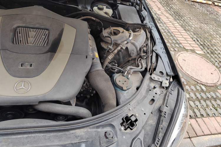 Used Mercedes-Benz S-Class 2008 S 350 L Luxury Model Engine Bay Left