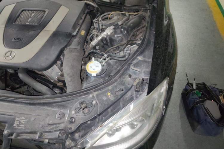 Used Mercedes-Benz S-Class 2008 S 350 L 4MATIC Engine Bay Left
