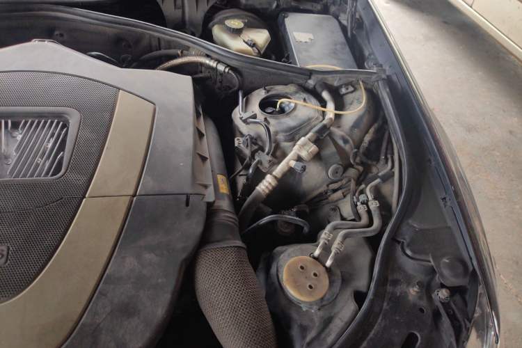Used Mercedes-Benz S-Class 2008 S 300 L Luxury Model Engine Bay Left