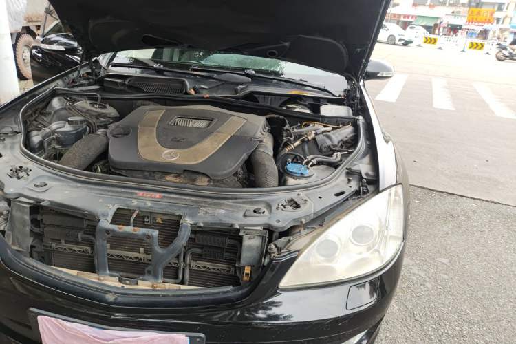 Used Mercedes-Benz S-Class 2008 S 350 L Luxury Model Engine Bay Left
