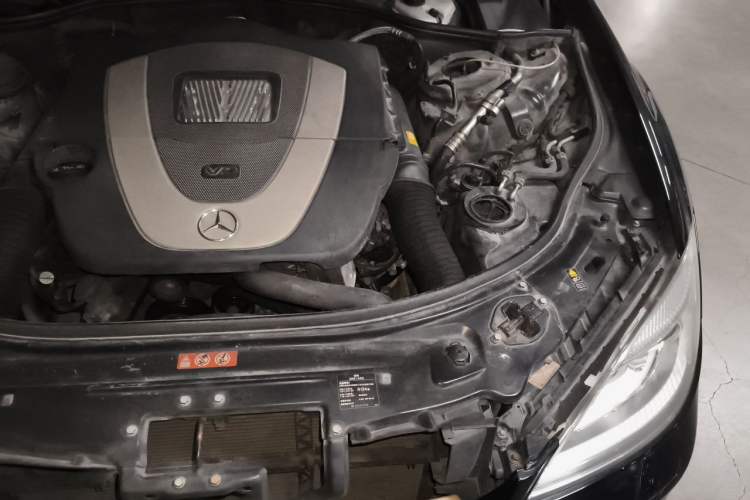 Used Mercedes-Benz S-Class 2008 S 350 L Luxury Model Engine Bay Left