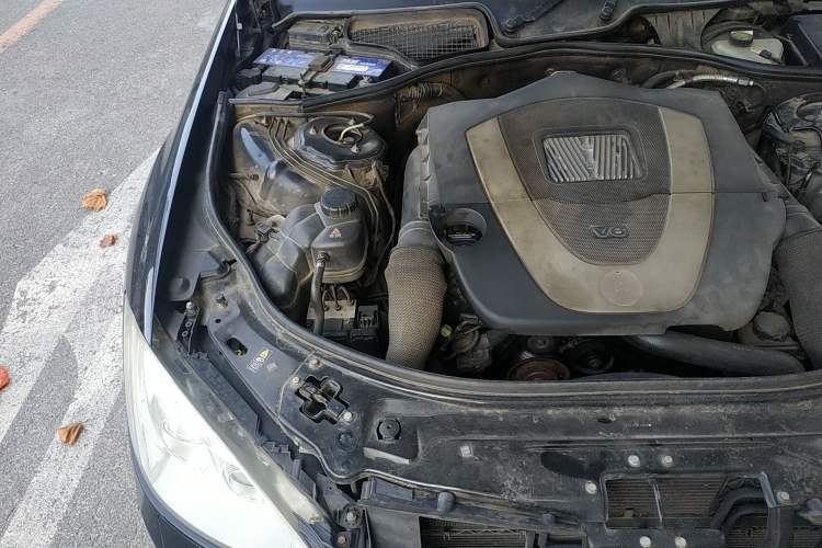 Used Mercedes-Benz S-Class 2008 S 350 L Dynamic Model Engine Bay Right