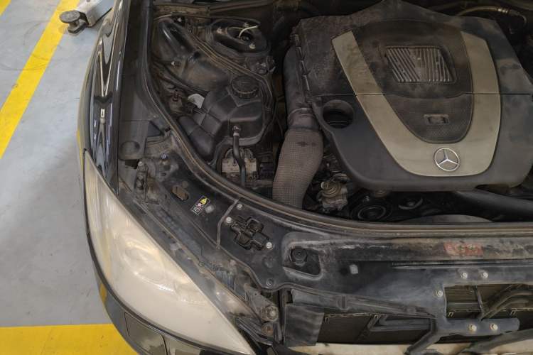 Used Mercedes-Benz S-Class 2008 S 350 L Dynamic Model Engine Bay Right