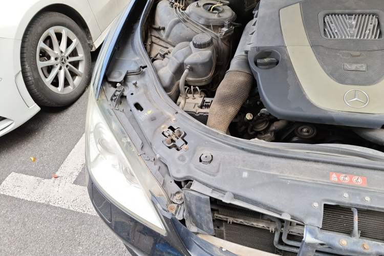 Used Mercedes-Benz S-Class 2008 S 350 L Luxury Model Engine Bay Right