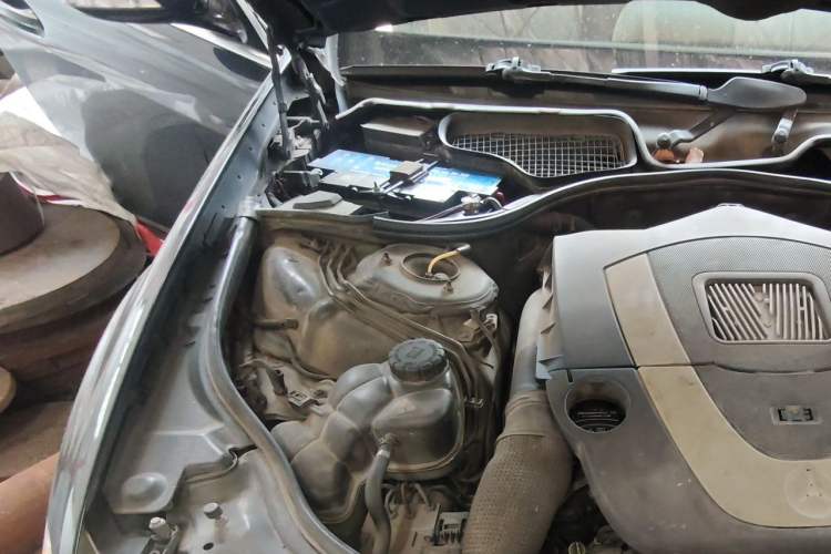Used Mercedes-Benz S-Class 2008 S 350 L Dynamic Model Engine Bay Right