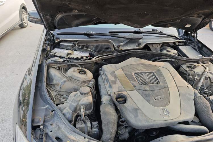 Used Mercedes-Benz S-Class 2008 S 300 L Executive Edition Engine Bay Right
