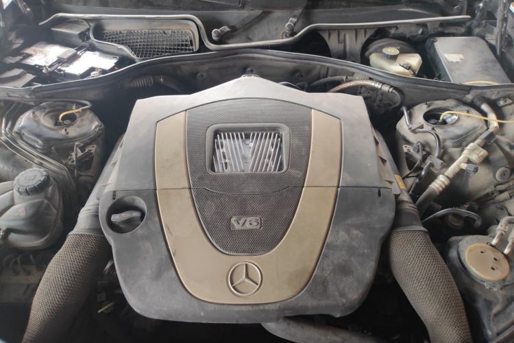 Used Mercedes-Benz S-Class 2008 S 300 L Luxury Model Engine Bay