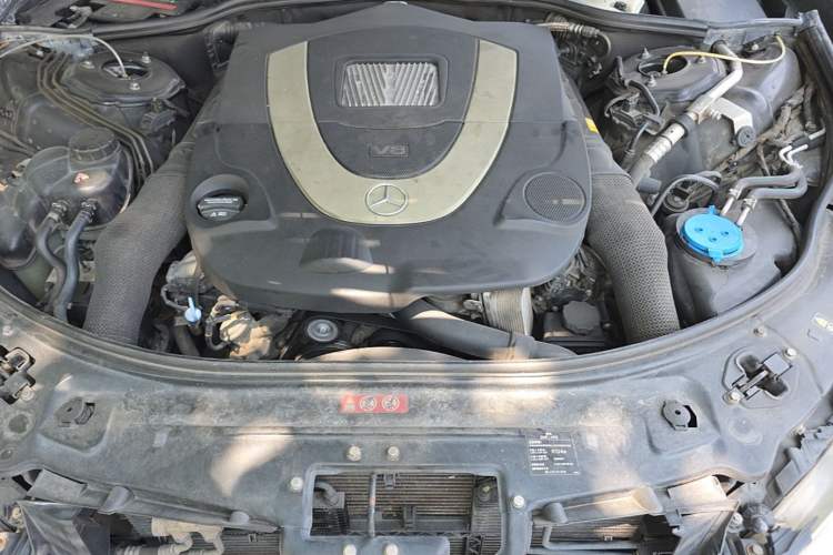 Used Mercedes-Benz S-Class 2008 S 500 L Engine Bay