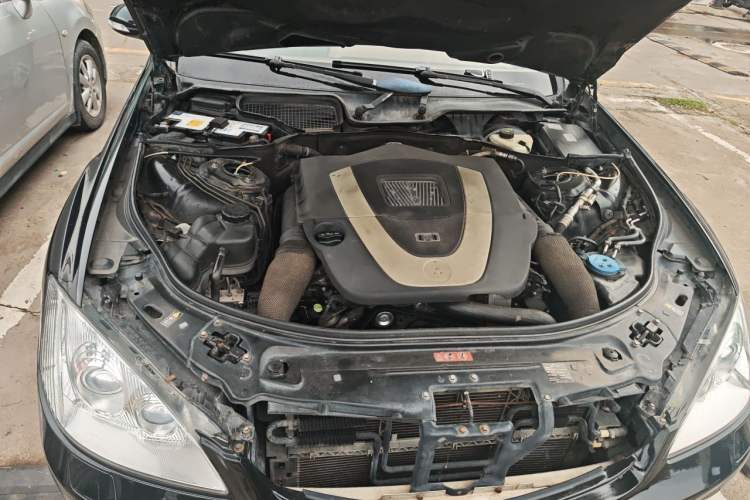 Used Mercedes-Benz S-Class 2008 S 350 L Luxury Model Engine Bay