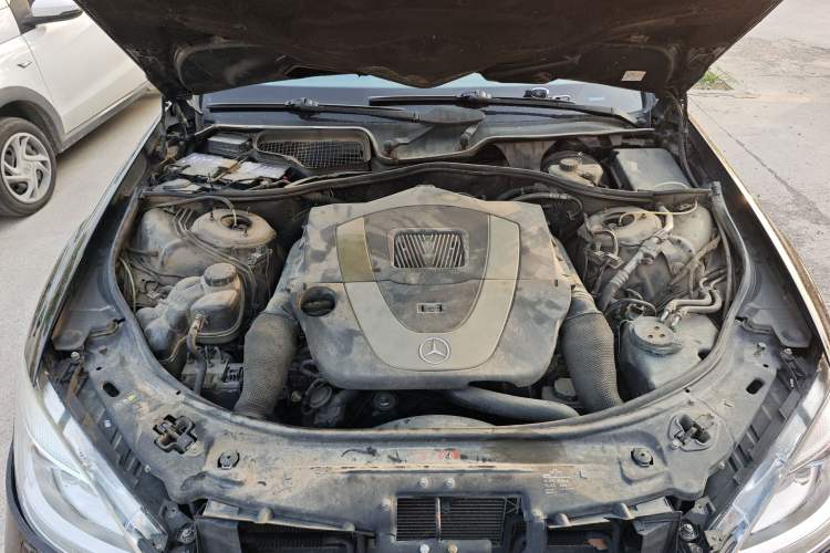 Used Mercedes-Benz S-Class 2008 S 300 L Executive Edition Engine Bay