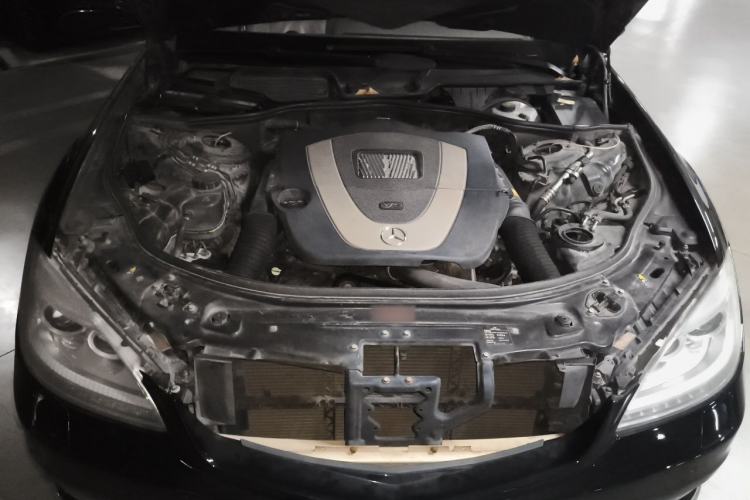Used Mercedes-Benz S-Class 2008 S 350 L Luxury Model Engine Bay