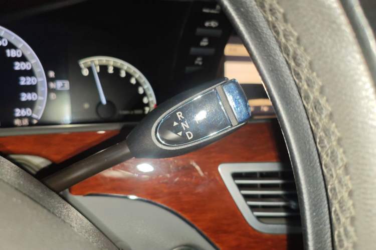 Used Mercedes-Benz S-Class 2008 S 300 L Executive Edition Gear Lever