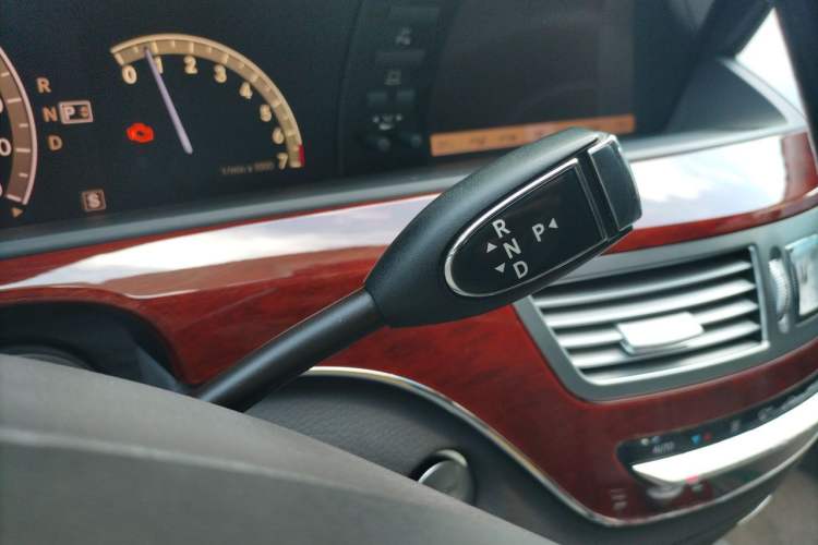Used Mercedes-Benz S-Class 2008 S 300 L Business Model Gear Lever