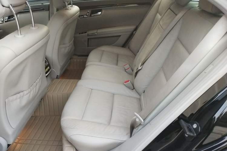 Used Mercedes-Benz S-Class 2008 S 300 L Business Model Left Rear Seat