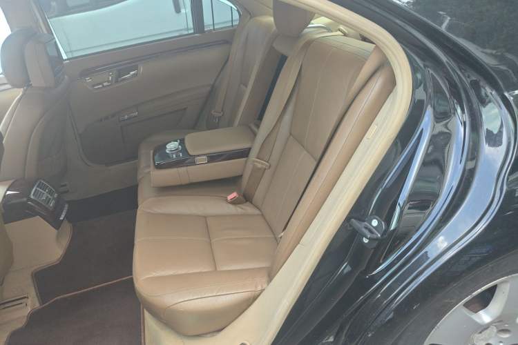 Used Mercedes-Benz S-Class 2008 S 300 L Business Model Left Rear Seat