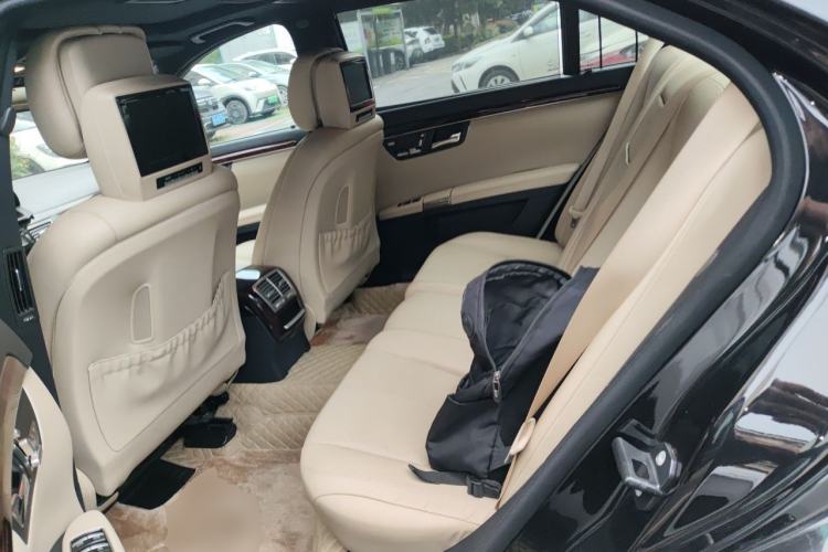 Used Mercedes-Benz S-Class 2008 S 350 L Luxury Model Left Rear Seat