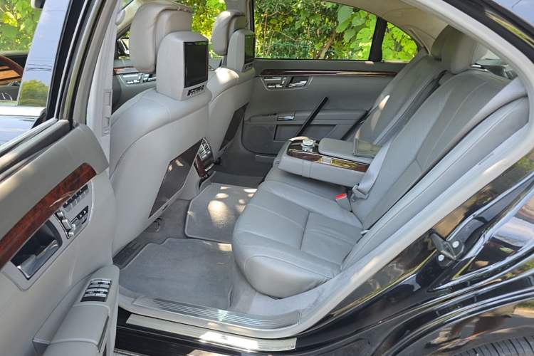 Used Mercedes-Benz S-Class 2008 S 500 L Left Rear Seat