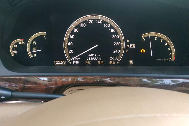 Used Mercedes-Benz S-Class 2008 S 350 L Dynamic Model Odometer Close Up