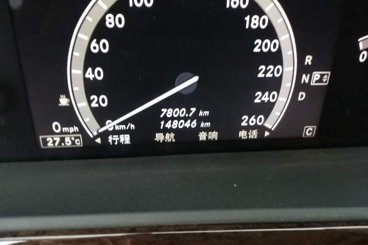 Used Mercedes-Benz S-Class 2008 S 300 L Business Model Odometer Close Up
