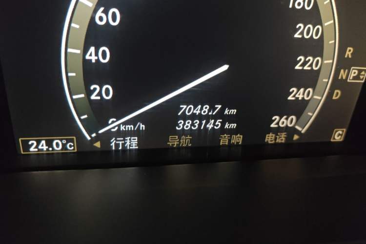 Used Mercedes-Benz S-Class 2008 S 350 L Dynamic Model Odometer Close Up