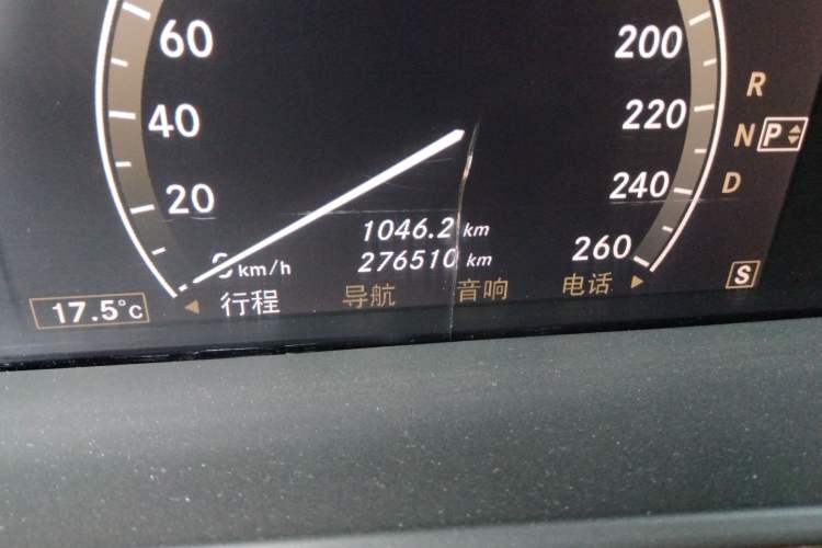 Used Mercedes-Benz S-Class 2008 S 300 L Business Model Odometer Close Up