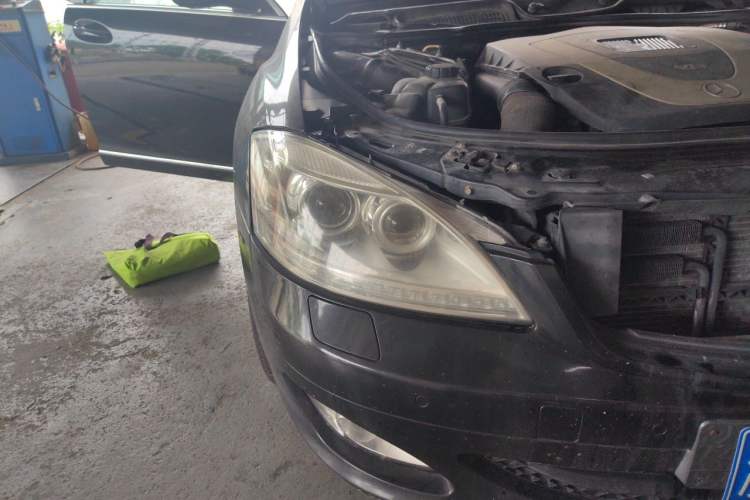 Used Mercedes-Benz S-Class 2008 S 300 L Luxury Model Right Front Headlight