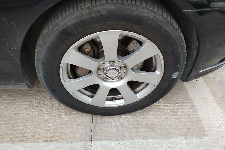 Used Mercedes-Benz S-Class 2008 S 300 L Business Model Right Front Wheel Hub