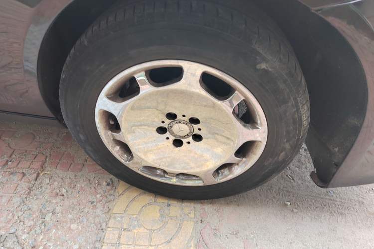 Used Mercedes-Benz S-Class 2008 S 350 L 4MATIC Right Front Wheel Hub